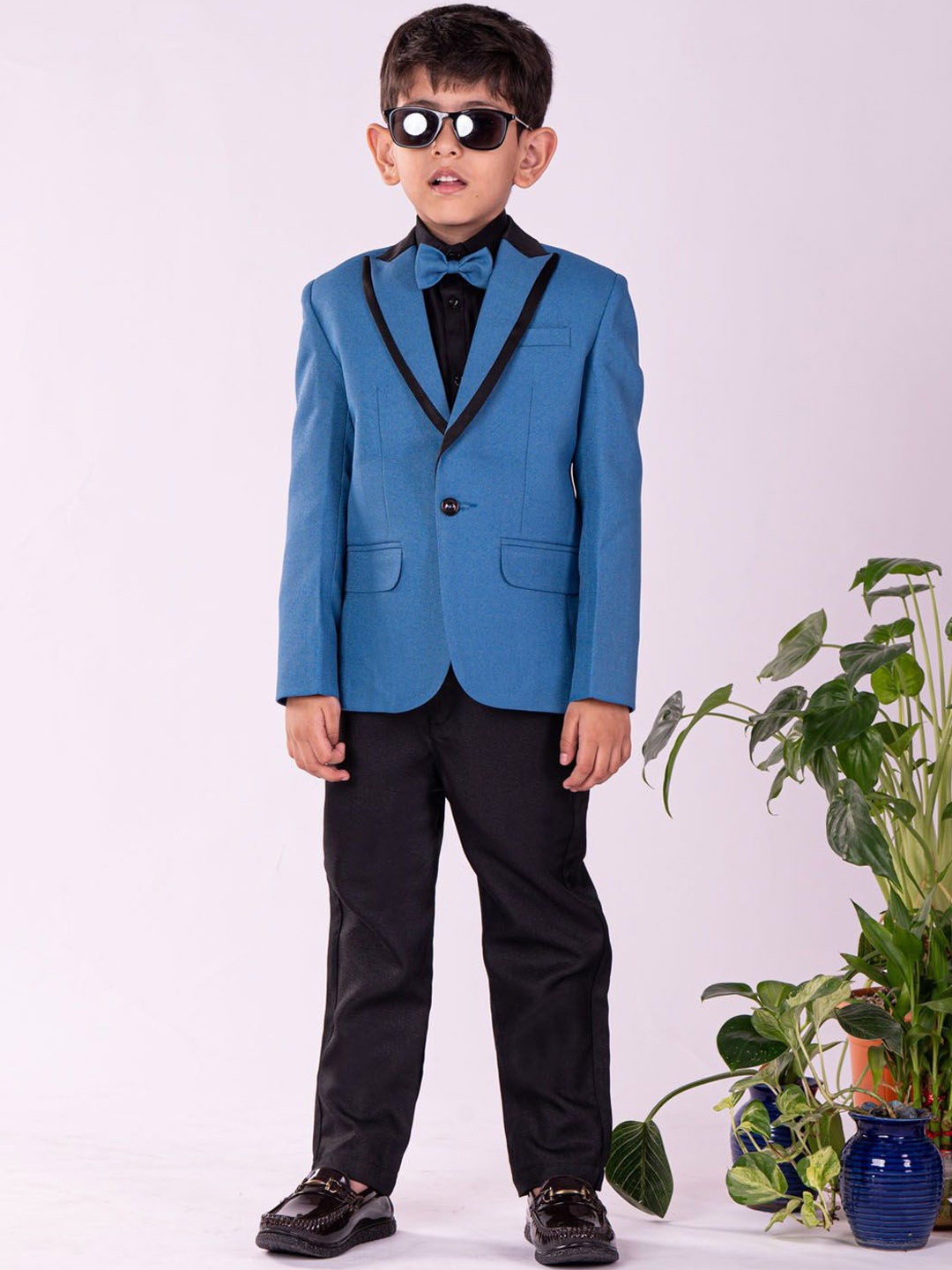 

VASTRAMAY Boys Peaked Lapel Collar Single-Breasted Four-Piece Party Suit, Turquoise blue