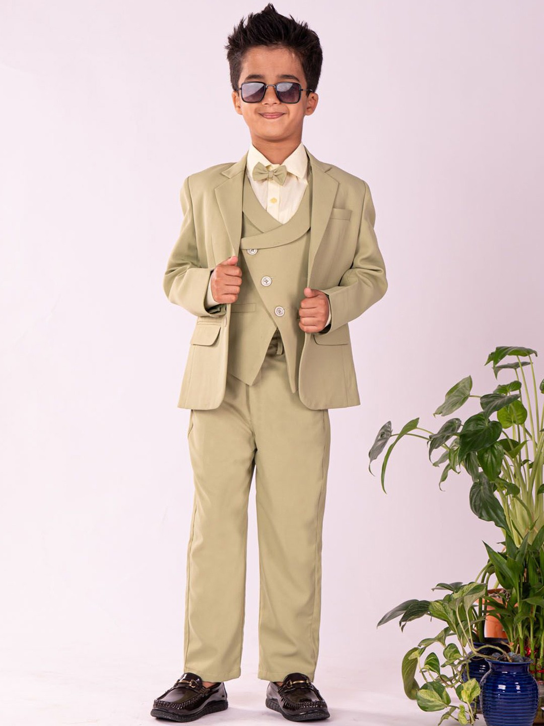 

VASTRAMAY Boys Slim Fit Single-Breasted Five-Piece Party Suit, Green