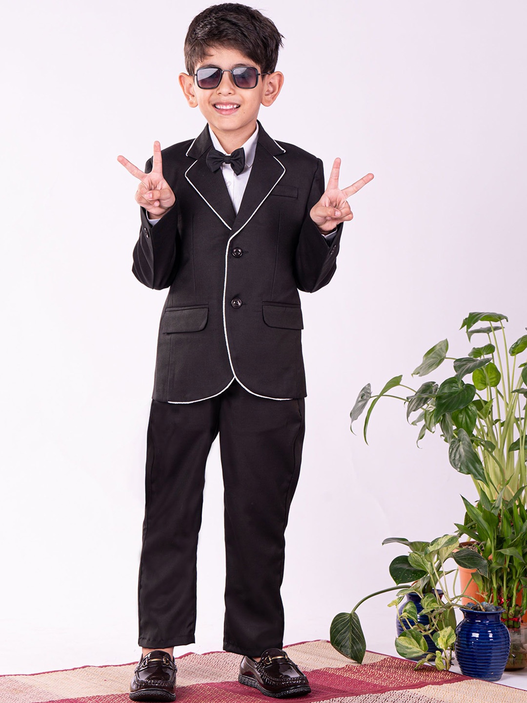 

VASTRAMAY Boys Single-Breasted Three-Piece Party Suit, Black