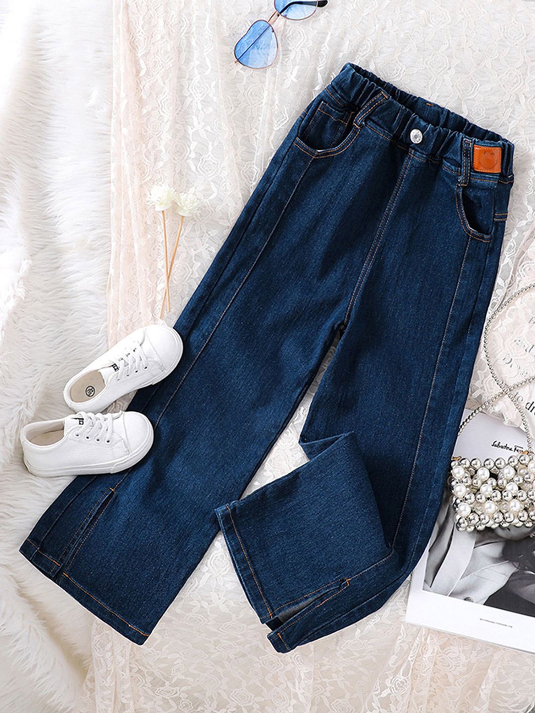 

INCLUD Girls Clean Look Straight Fit Dark Shade Light Fade Non Stretchable Jeans, Blue