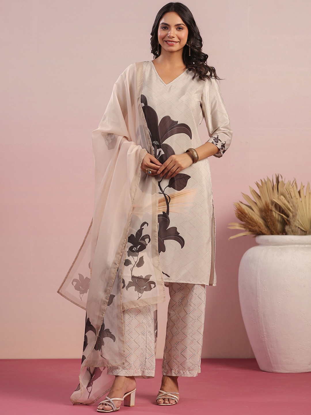 

mirari Floral Printed Straight Kurta & Trousers With Dupatta, Cream
