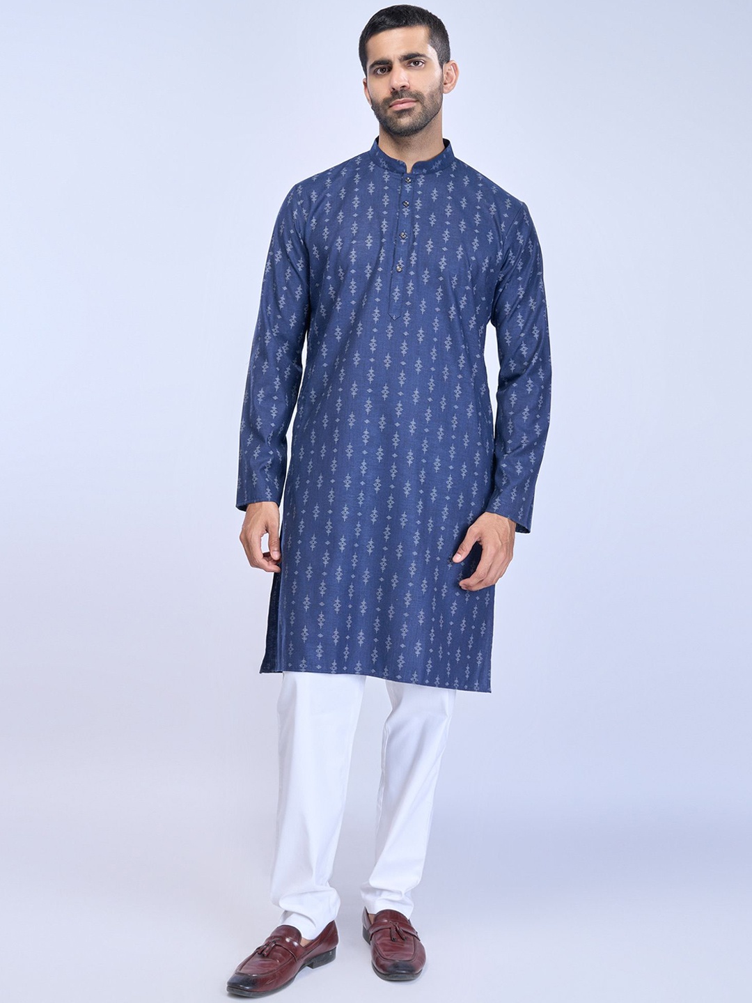 

BELLAZO Ethnic Motifs Woven Design Thread Work Linen Pure Straight Kurta, Navy blue