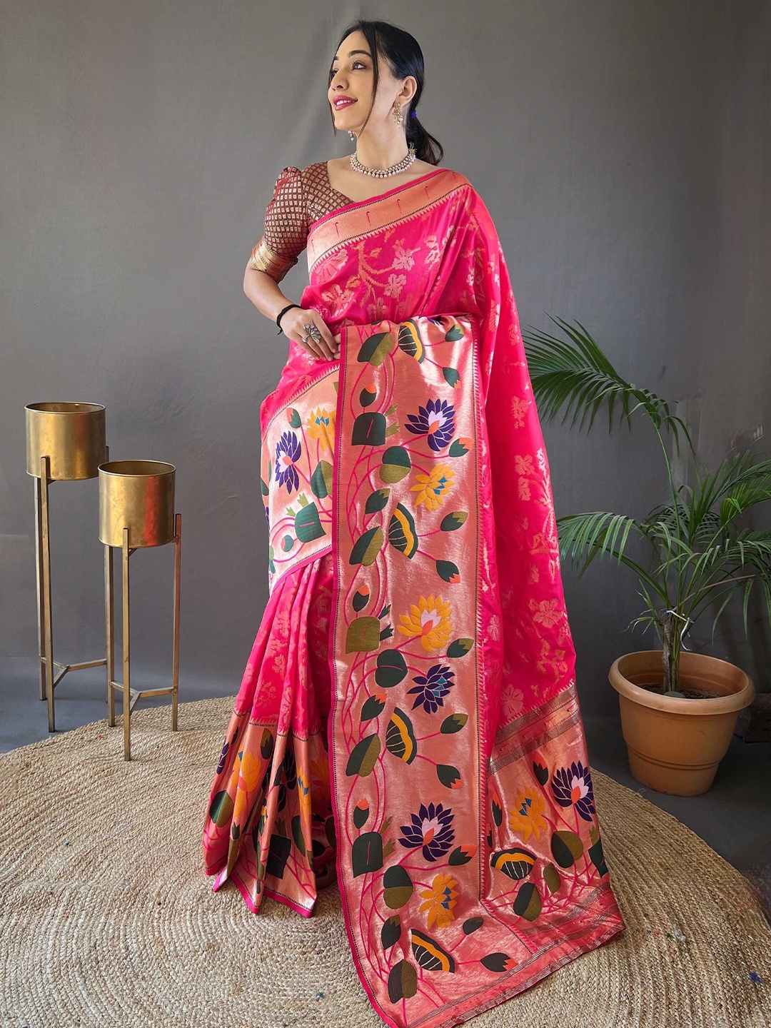 

Mitera Woven Design Zari Paithani Saree, Pink