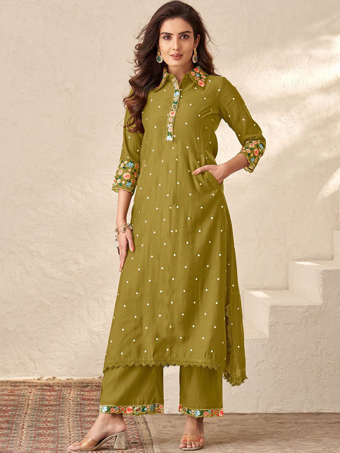 

DRESOUL Floral Embroidered Regular Thread Work Kurta with Palazzos, Olive