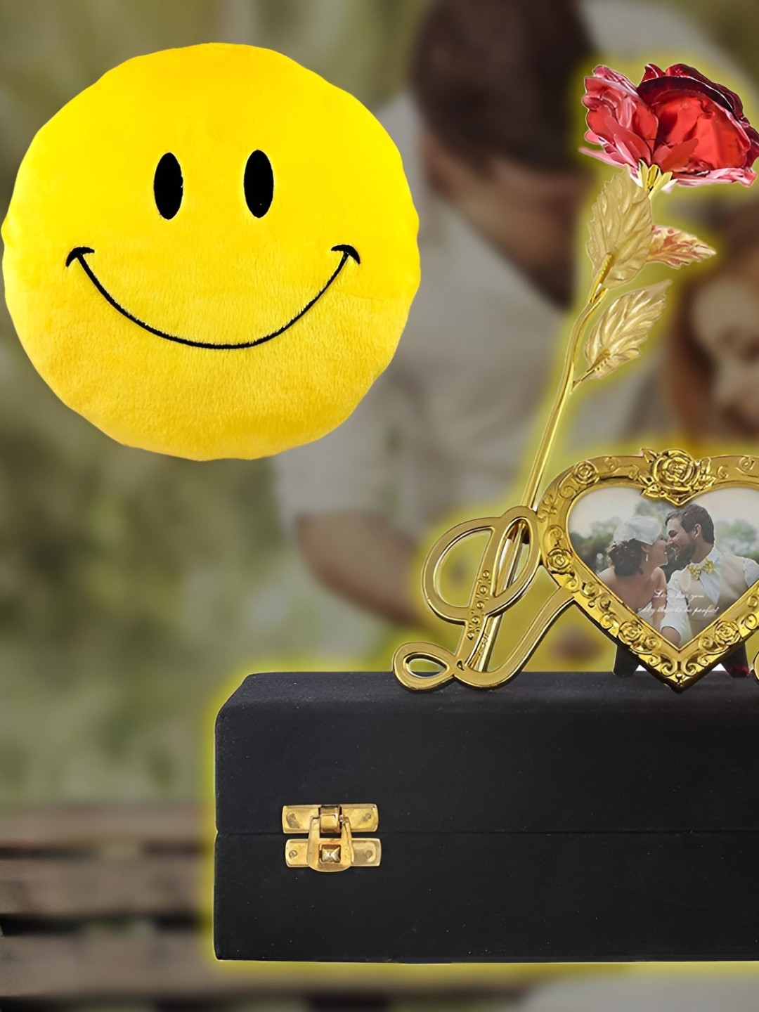 

INTERNATIONAL GIFT Red & Gold Toned Smiley Cushion With Rose Photo Frame & Red Box