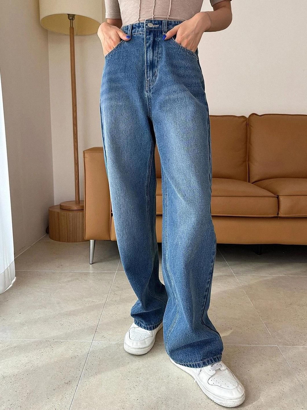 

Kotty Women High-Rise Clean Look Light Fade Stretchable Jeans, Blue