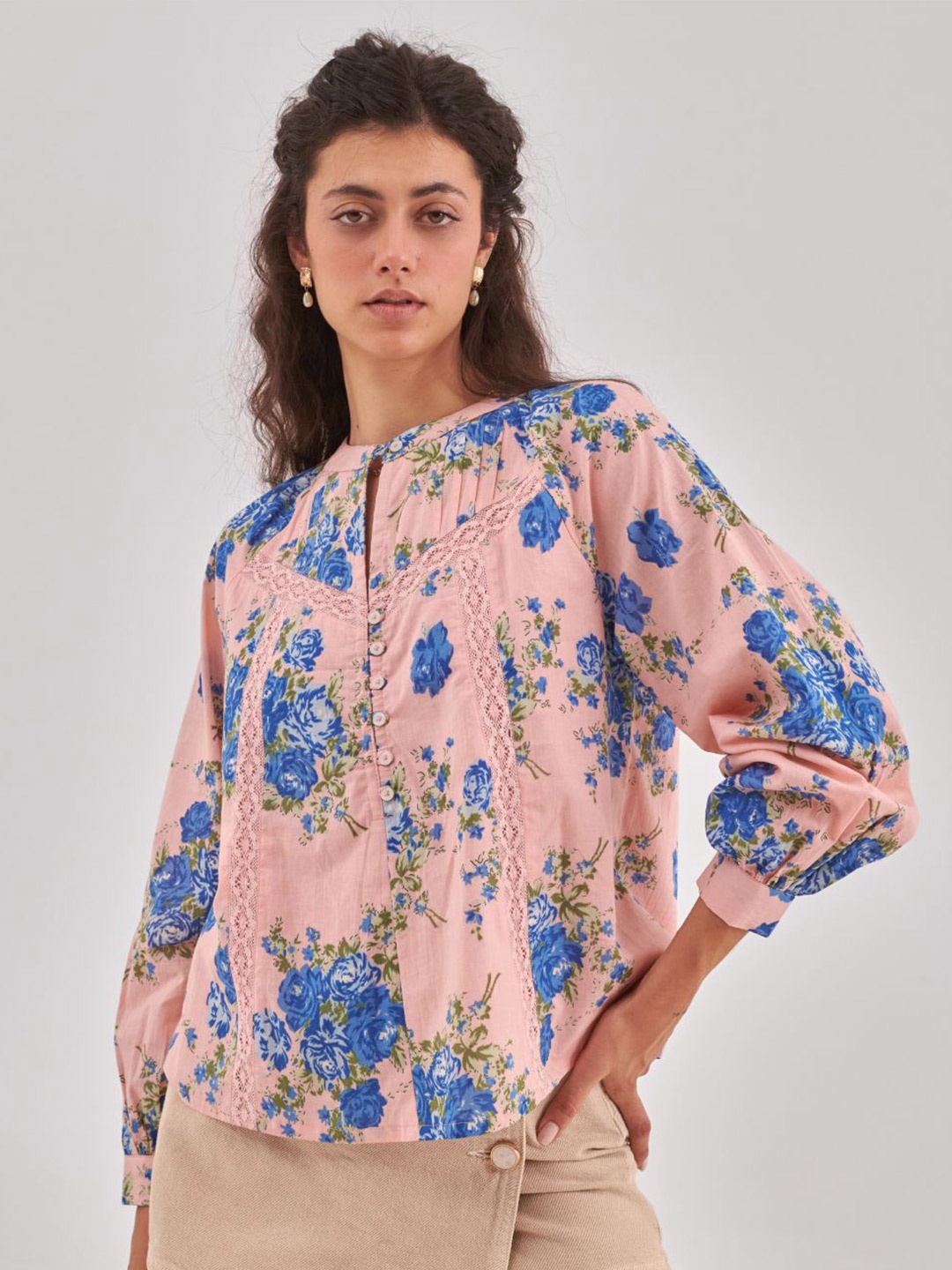 

QOMN Floral Printed Keyhole Neck Cotton Top, Peach