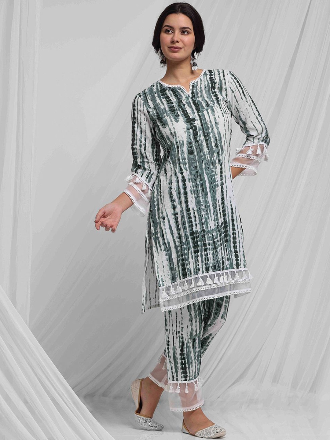 

Anouk Dyed Regular Kantha Work Pure Cotton Straight Kurta With Trousers, Grey