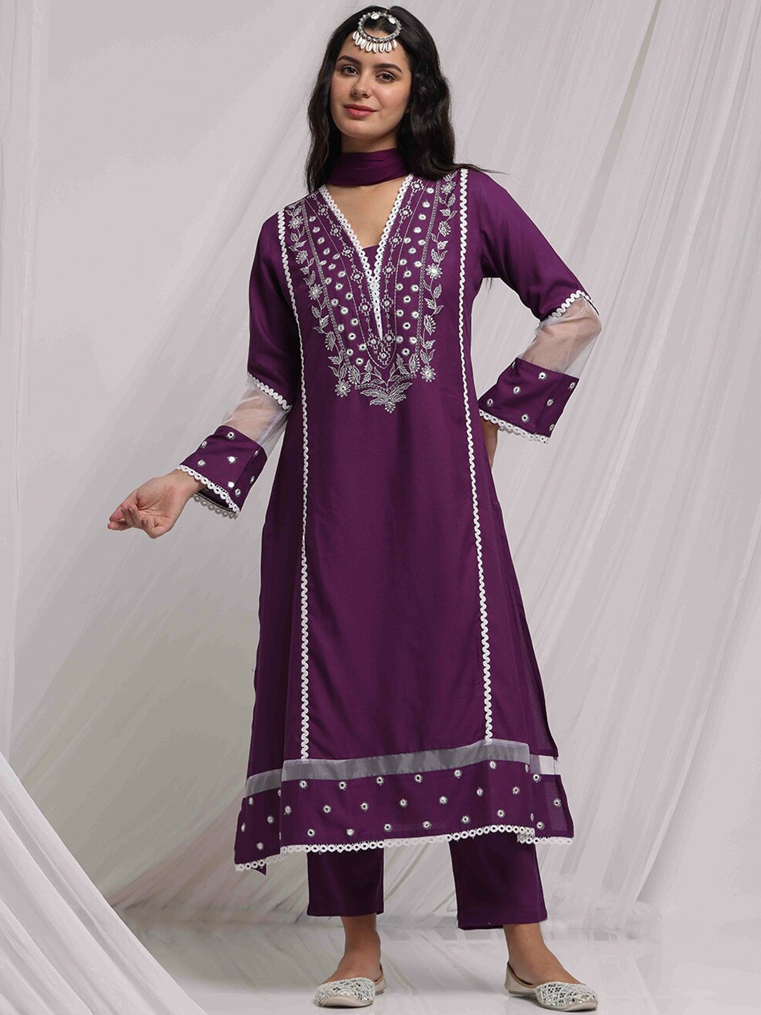 

Anouk Floral Embroidered V-Neck Thread Work Straight Kurta with Trousers & Dupatta, Purple