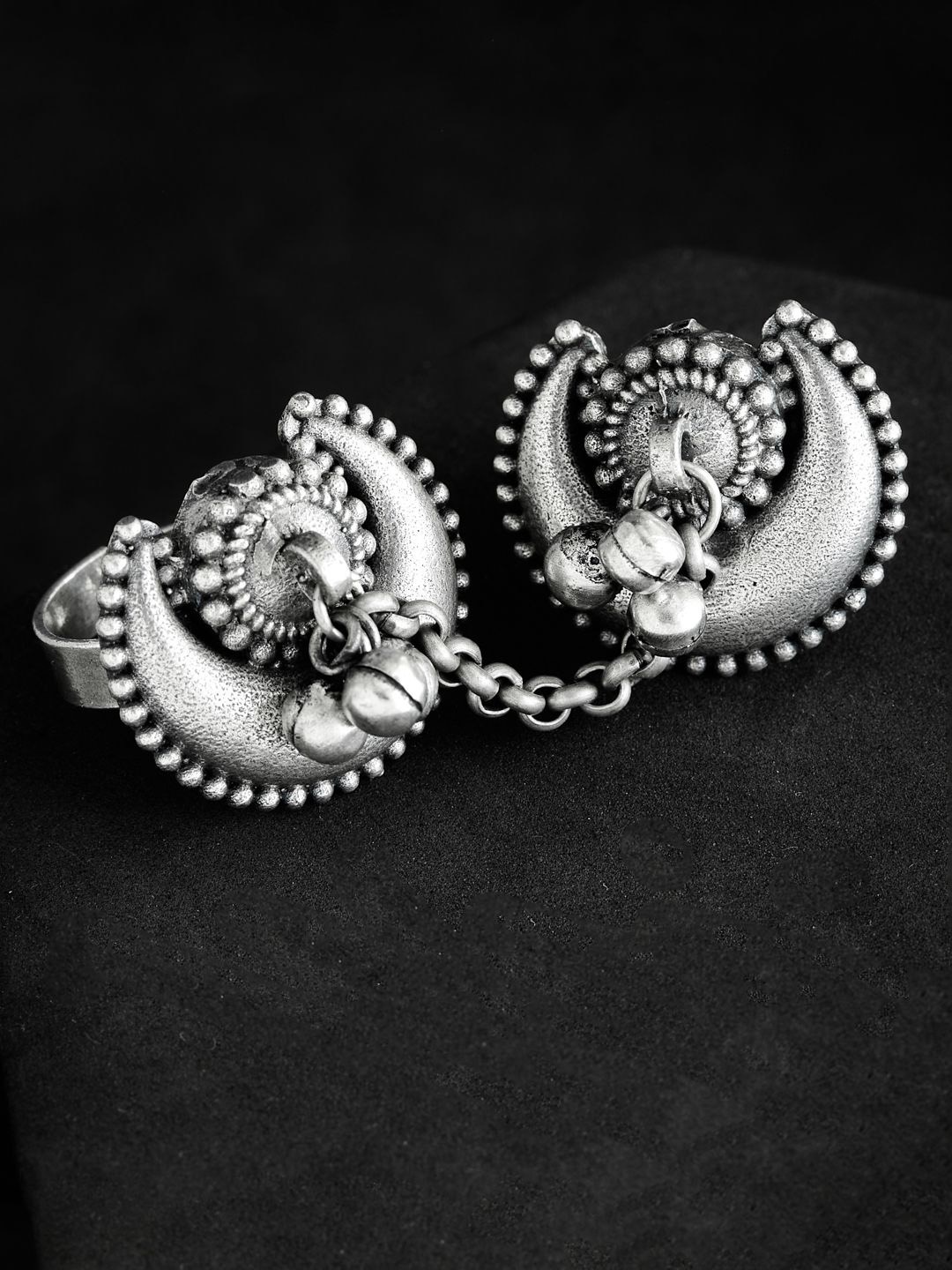 

ATIBELLE Silver Plated Half Moon Shaped German Silver Finger Ring
