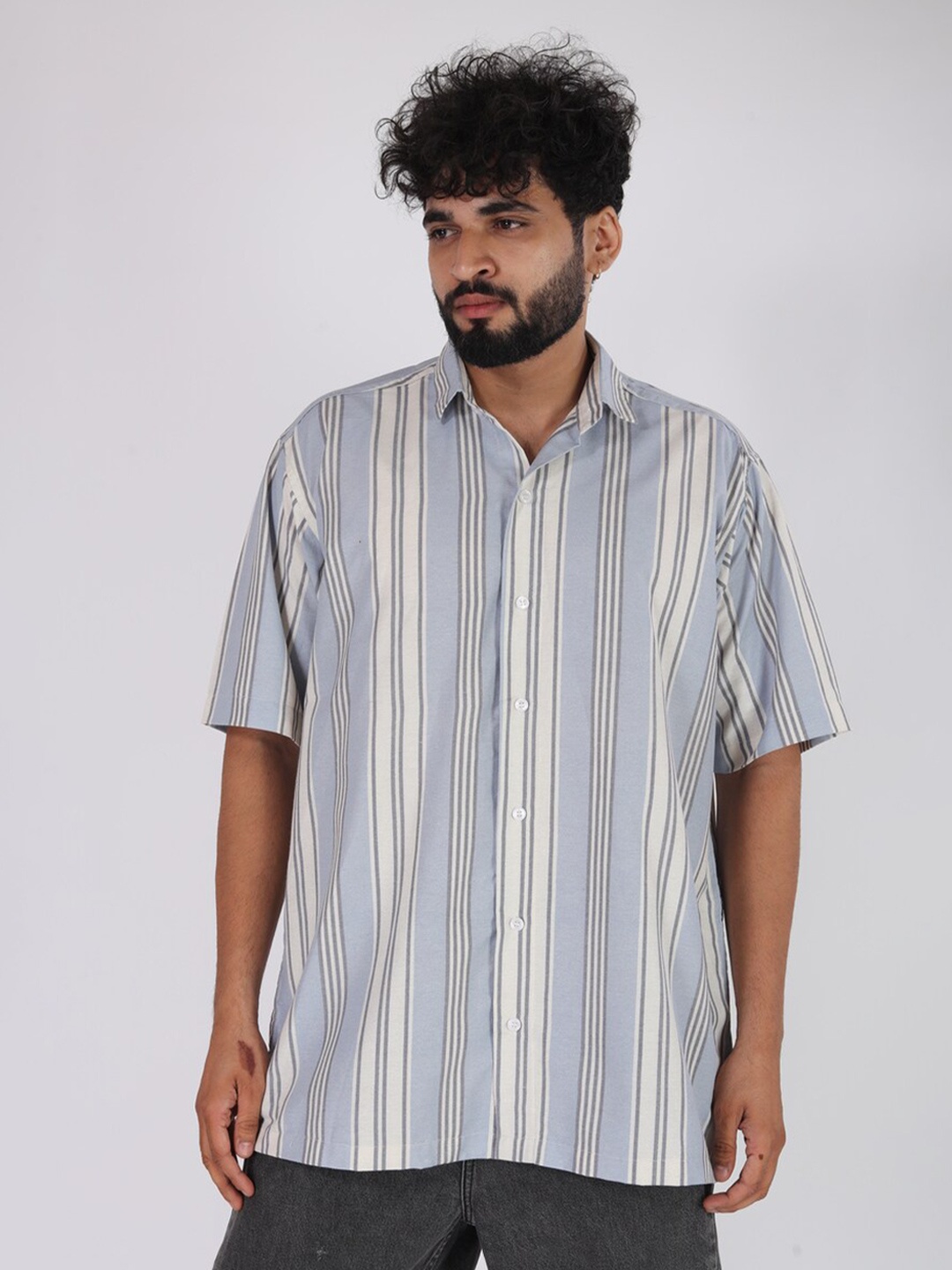 

BROWN BROTHERS Relaxed Striped Spread Collar Short Sleeves Casual Shirt, Blue