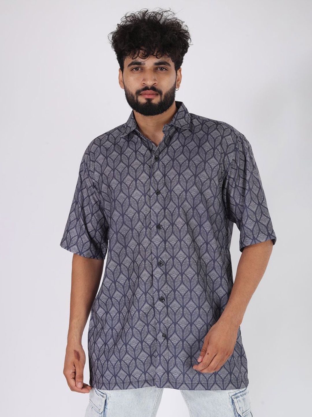 

BROWN BROTHERS Relaxed Geometric Printed Spread Collar Long Sleeves Oversized Casual Shirt, Blue