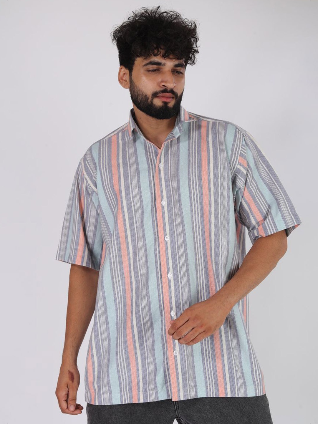 

BROWN BROTHERS Relaxed Multi Stripes Spread Collar Oversized Casual Shirt, White