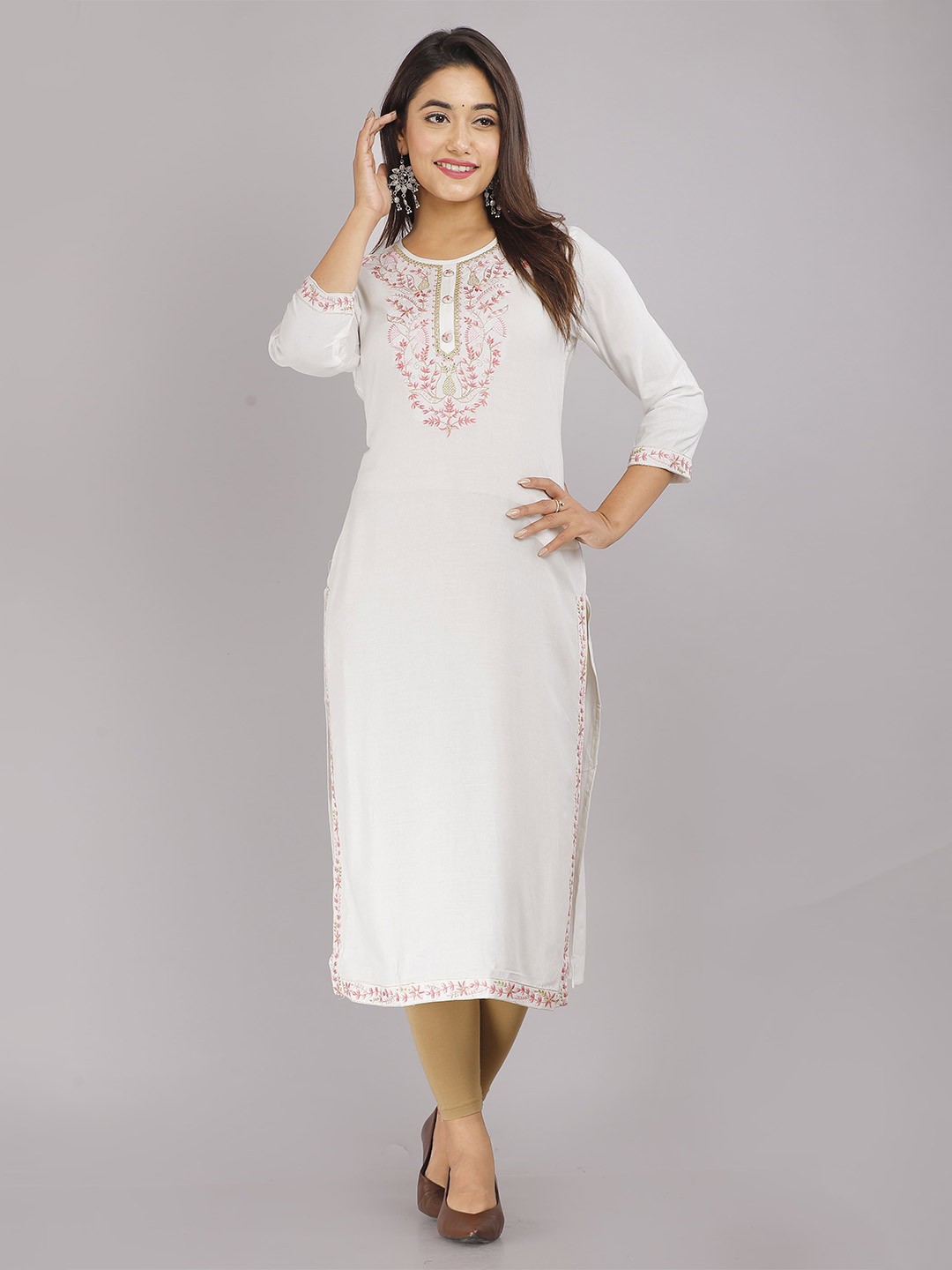 

STYLE ANGEL Floral Yoke Design Thread Work Straight Kurta, White