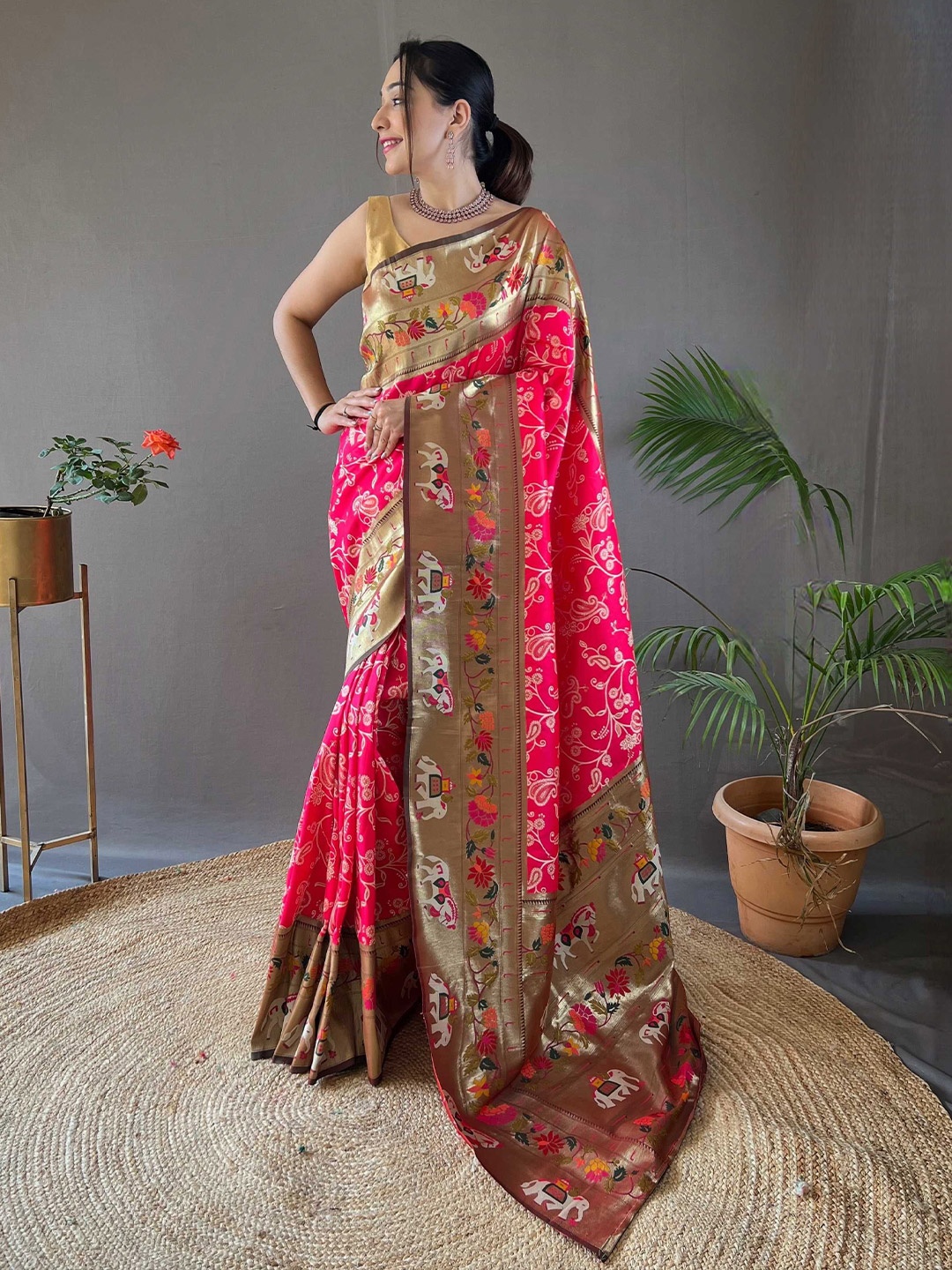 

Mitera Woven Design Zari Paithani Saree, Pink