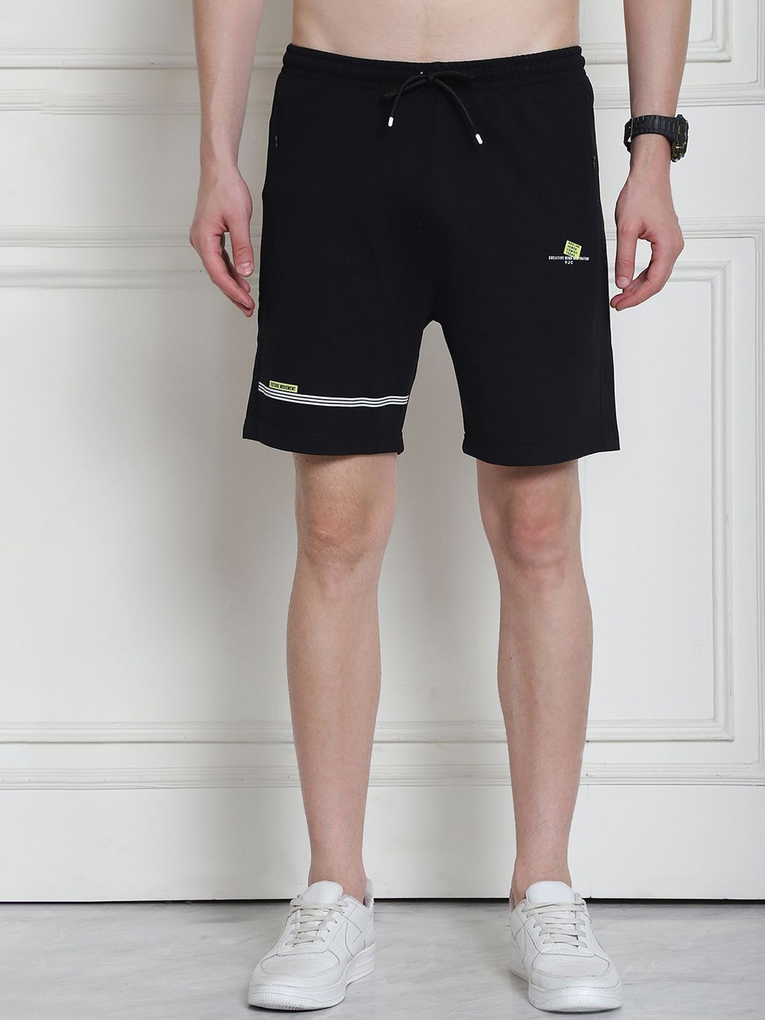 

VENITIAN Men Slim Fit Mid-Rise Sports Shorts, Black