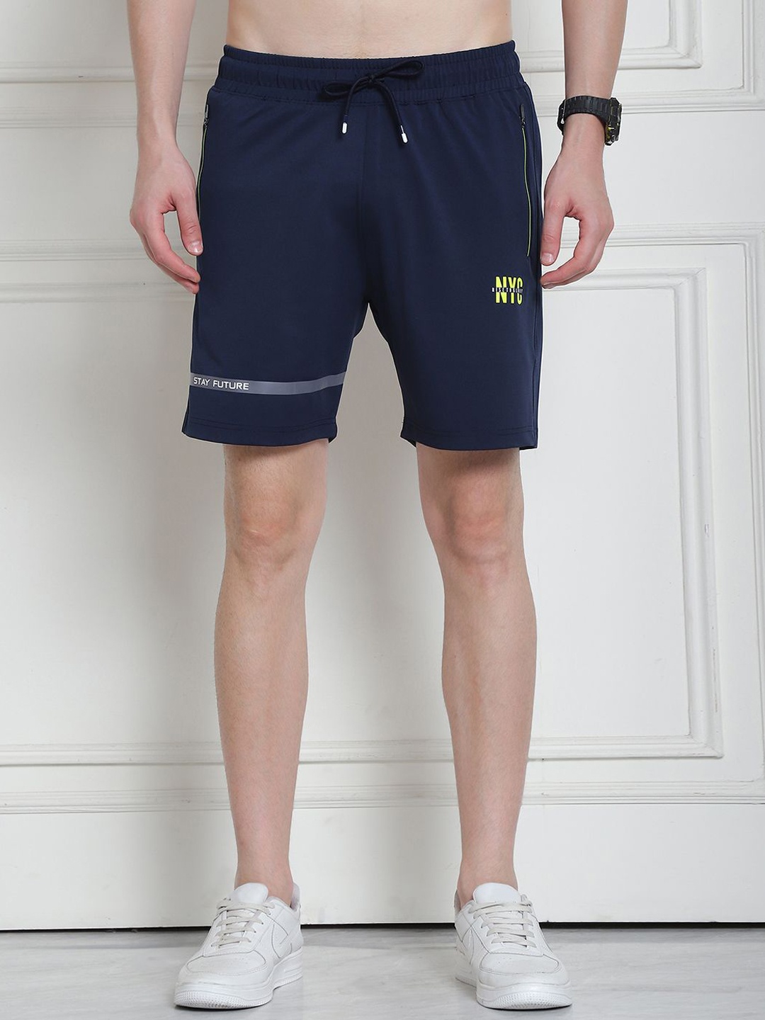 

VENITIAN Men Slim Fit Mid-Rise Sports Shorts, Navy blue