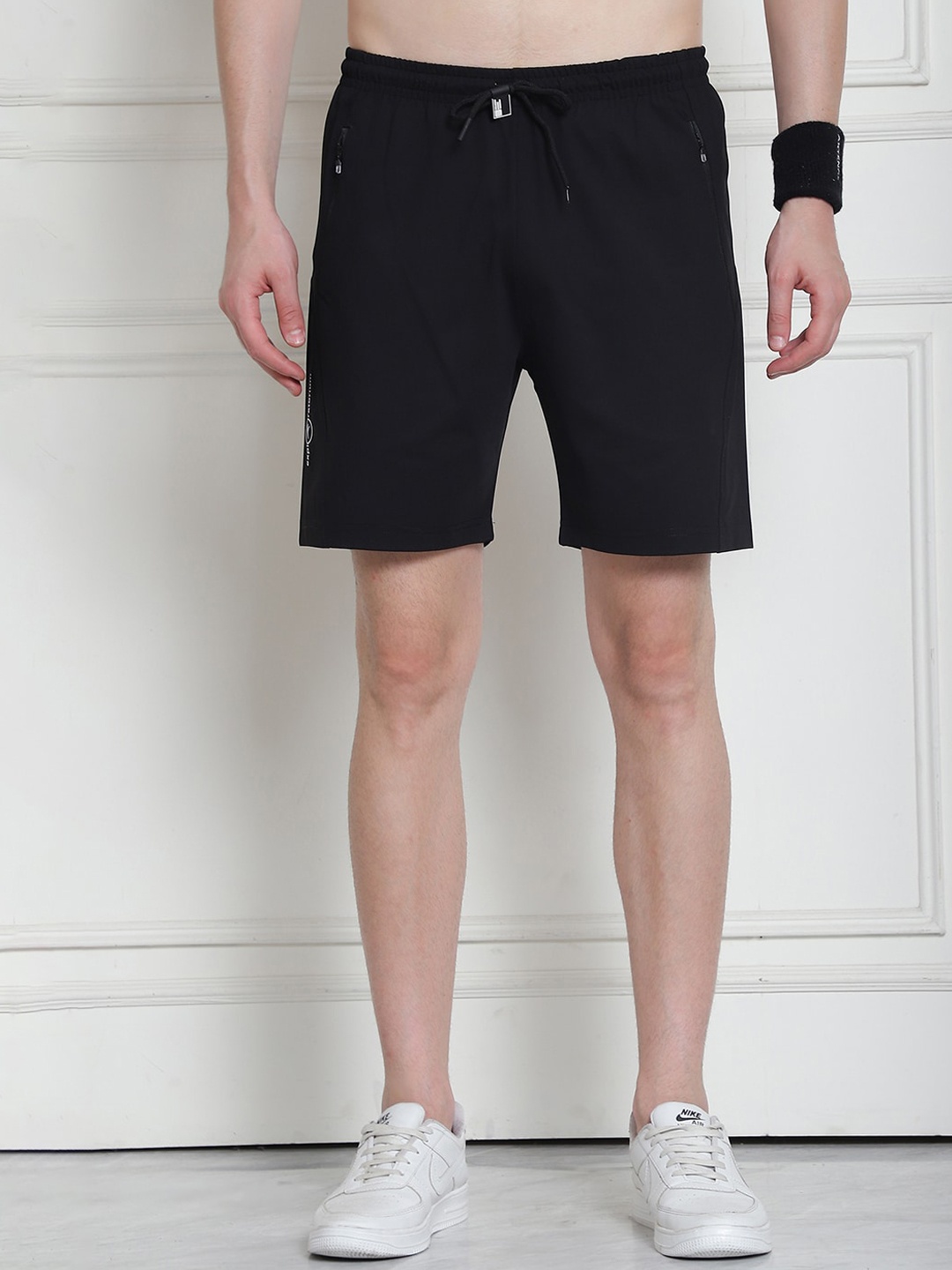 

VENITIAN Men Slim Fit Mid-Rise Sports Shorts, Black