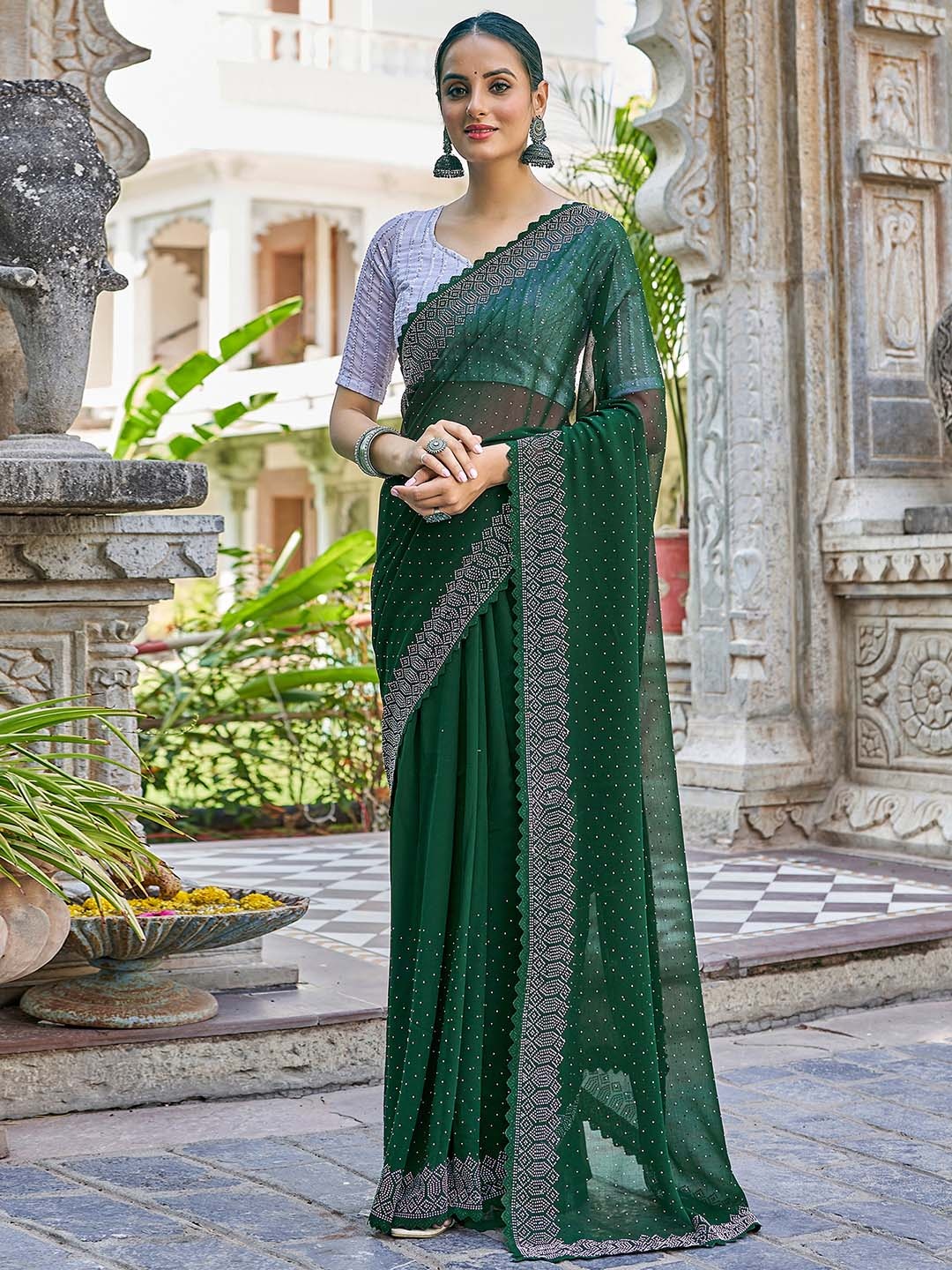 

Satrani Ethnic Motifs Beads and Stones Pure Georgette Saree, Green