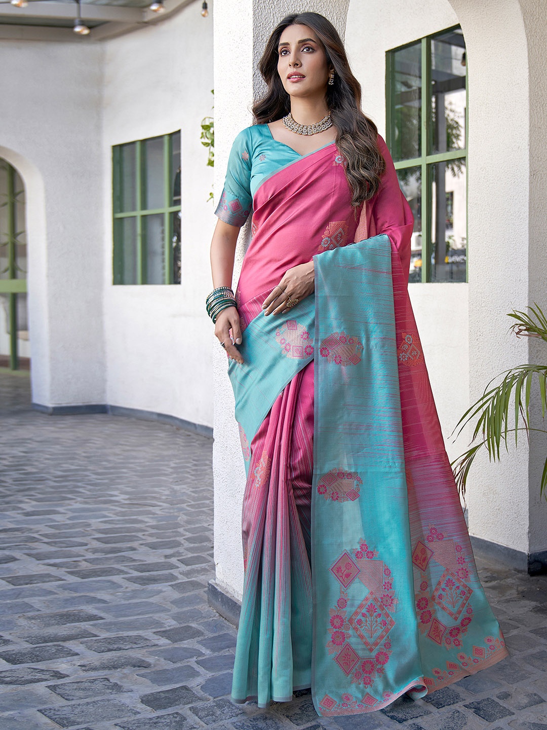 

Satrani Woven Design Zari Banarasi Saree, Pink