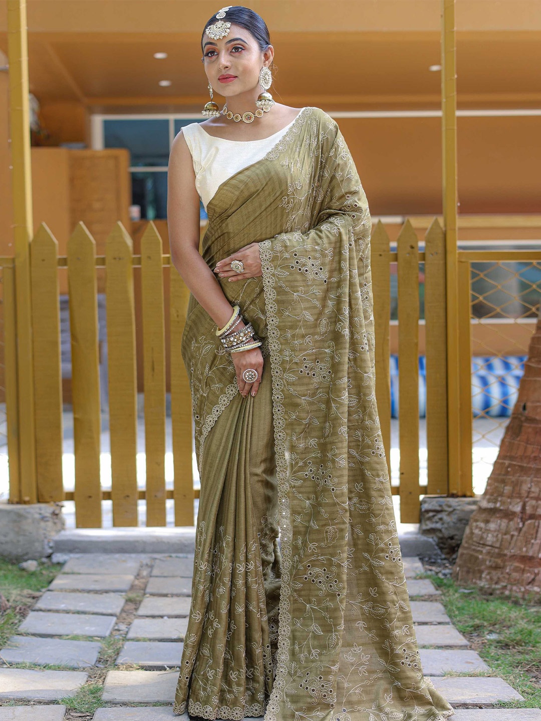 

Mitera Embroidered Saree, Green