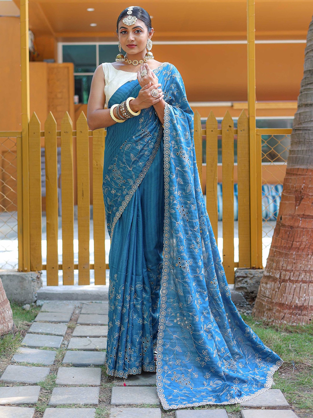 

Mitera Embellished Embroidered Saree, Blue