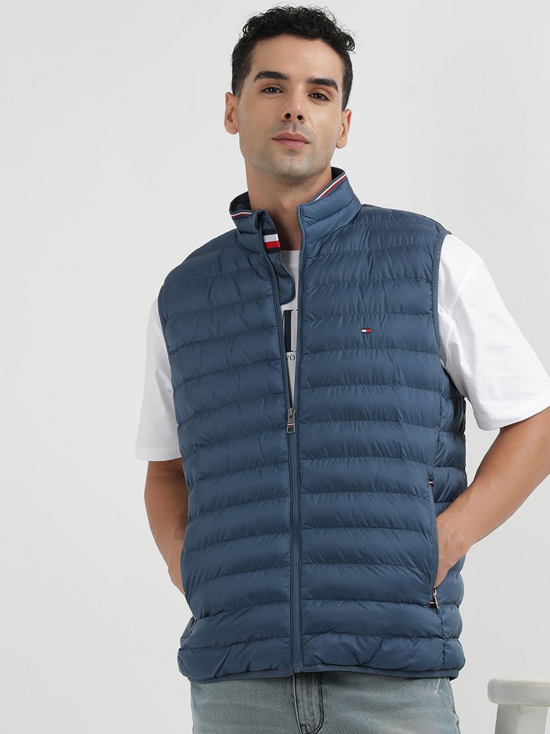

Tommy Hilfiger Men Stand Collar Sleeveless Straight Quilted Jacket, Blue