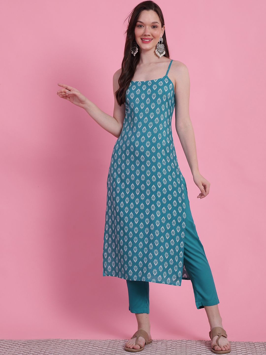 

Anouk Ethnic Motifs Printed Shoulder Straps Straight Kurta with Trousers, Green