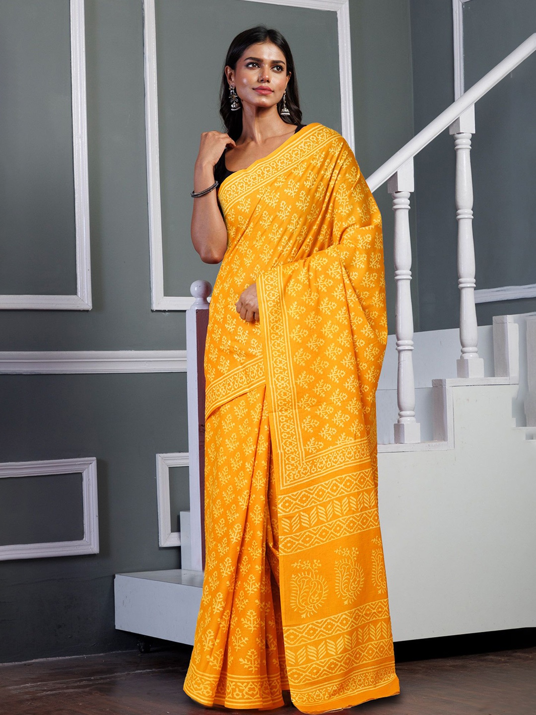 

Unnati Silks Ethnic Motifs Pure Cotton Handloom Block Print Saree, Yellow