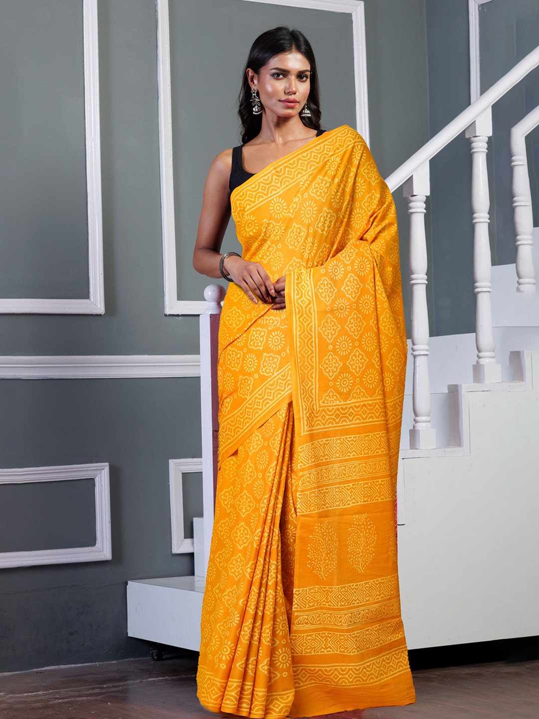 

Unnati Silks Ethnic Motifs Pure Cotton Handloom Block Print Saree, Yellow