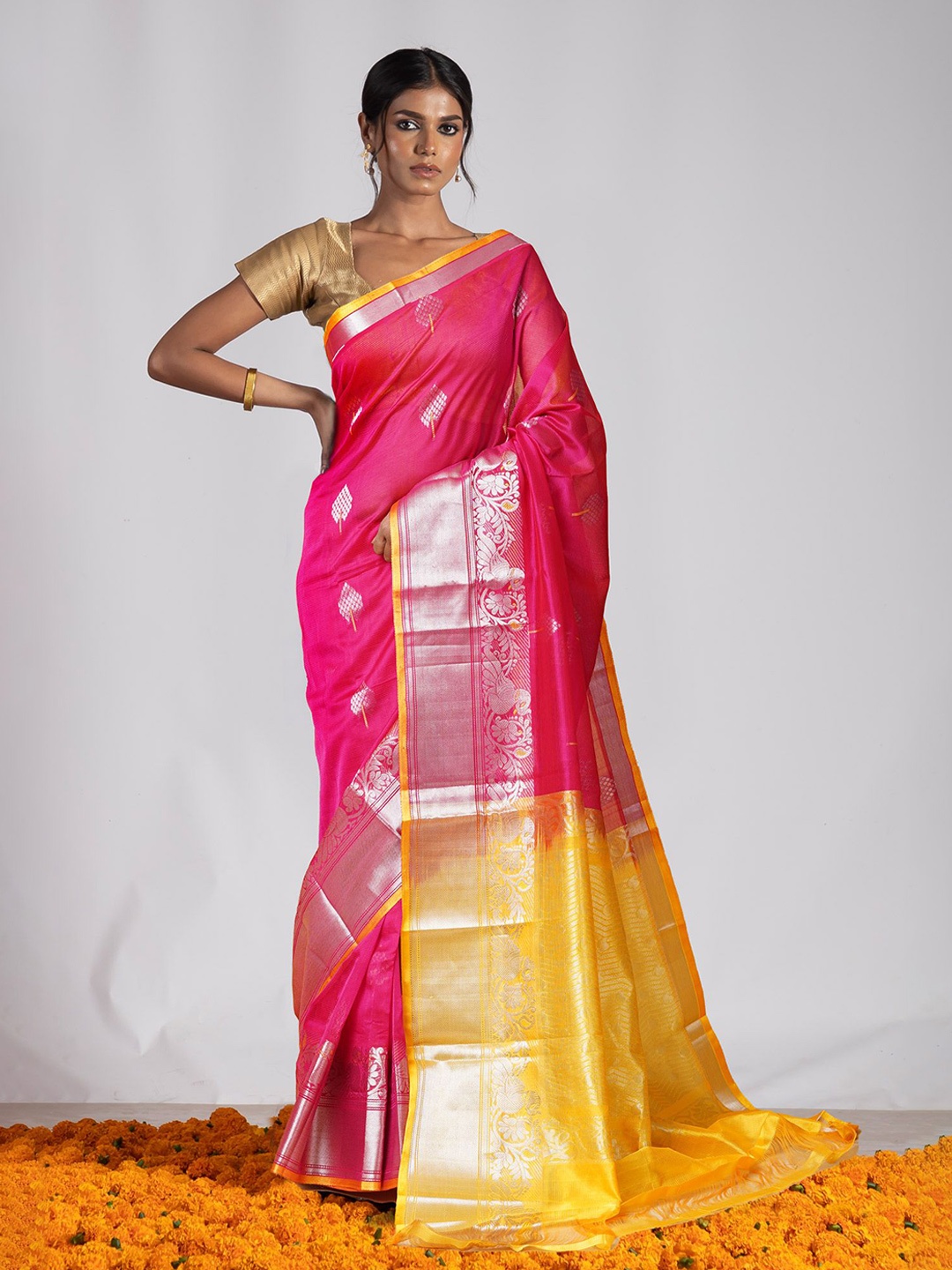 

Unnati Silks Woven Design Zari Pure Silk Handloom Saree, Pink
