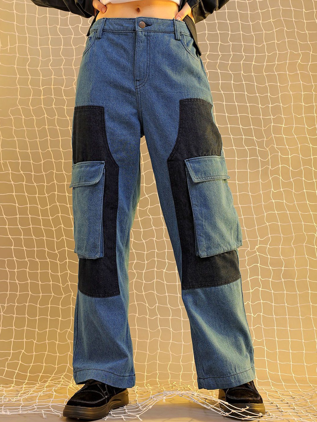 

Freehand by The Indian Garage Co Women Relaxed Fit High-Rise Clean Look Cargo Jeans, Blue