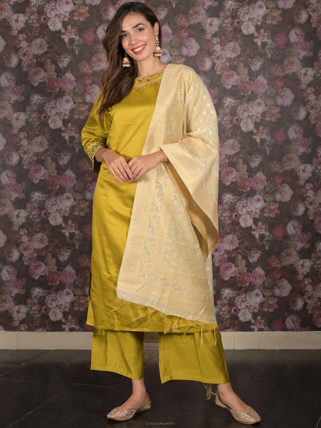 

ODETTE Round Neck Sequinned Straight Kurta With Palazzos & Dupatta, Green