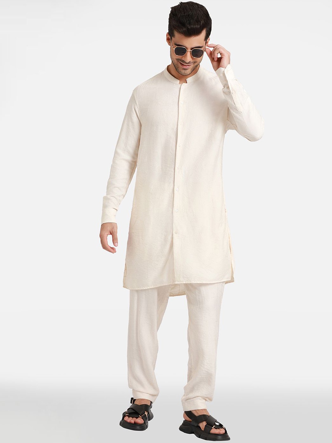 

Komal Kothari Floral Embroidered Chikankari Straight Kurta, Off white