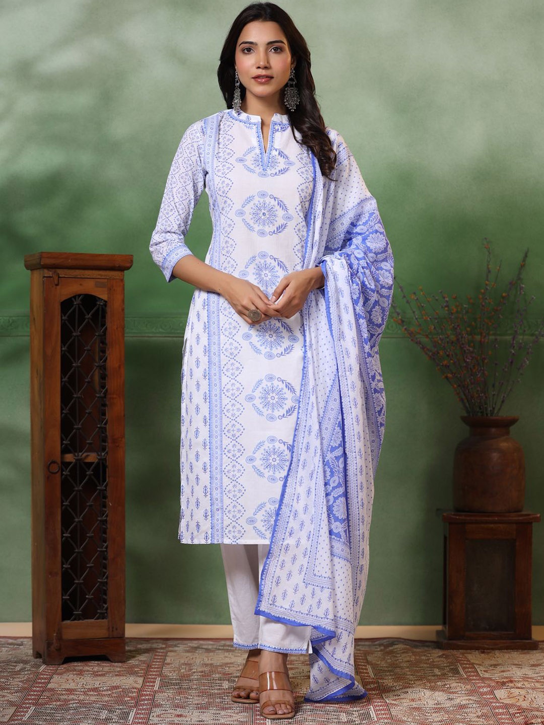 

FASHOR Ethnic Motifs Print Mandarin Collar Pure Cotton Kurta With Trousers & Dupatta, Off white