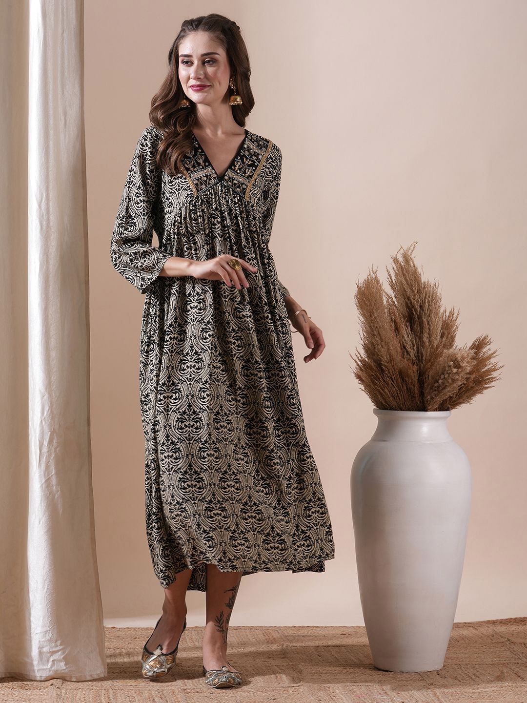 

FASHOR Women Ethnic Motifs Printed V-Neck Midi Empire Party Dress, Black
