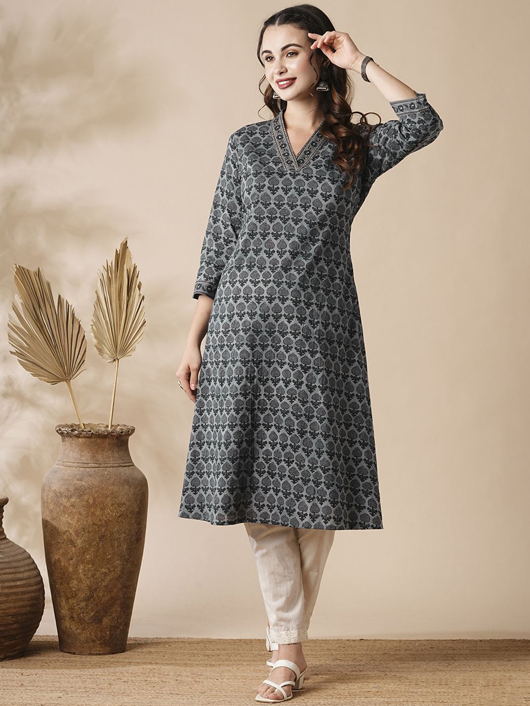 

FASHOR V Neck Ethnic Motifs Printed Cotton Kurta, Blue