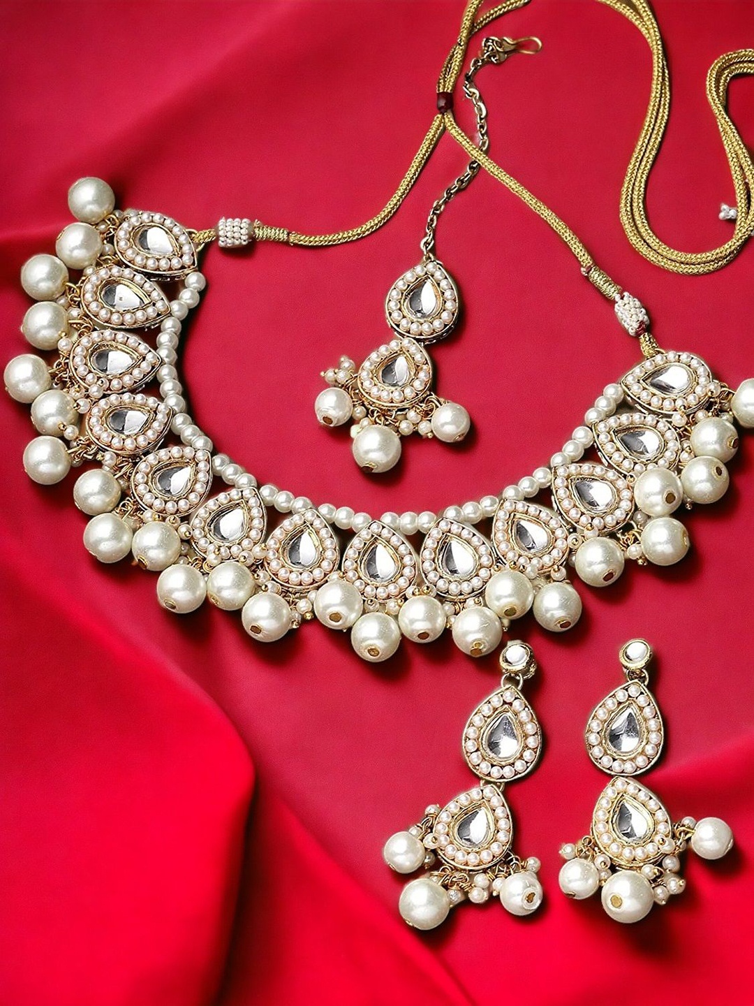 

OOMPH Gold-Plated Jadau Ethnic Choker With Kundan-Studded & Beaded Jewellery Set, Green