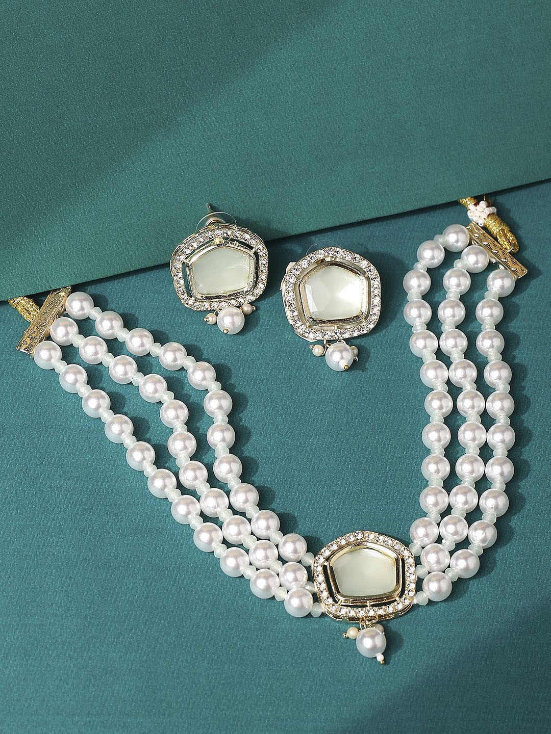 

OOMPH Kundan Studded & Beaded Jewellery Set, Gold