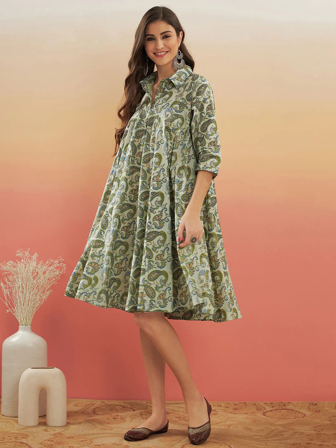

Shrivani Women Floral Checked Flared Sleeves Kurta, Green
