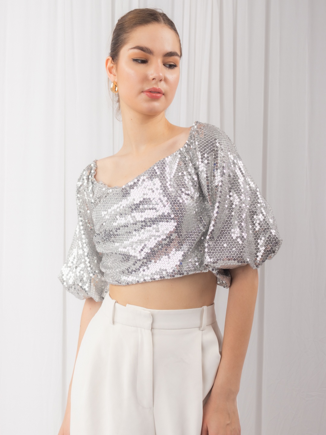 

Stylecast X Hersheinbox Sequined Embellished Sweetheart Neck Party Crop Top, Silver