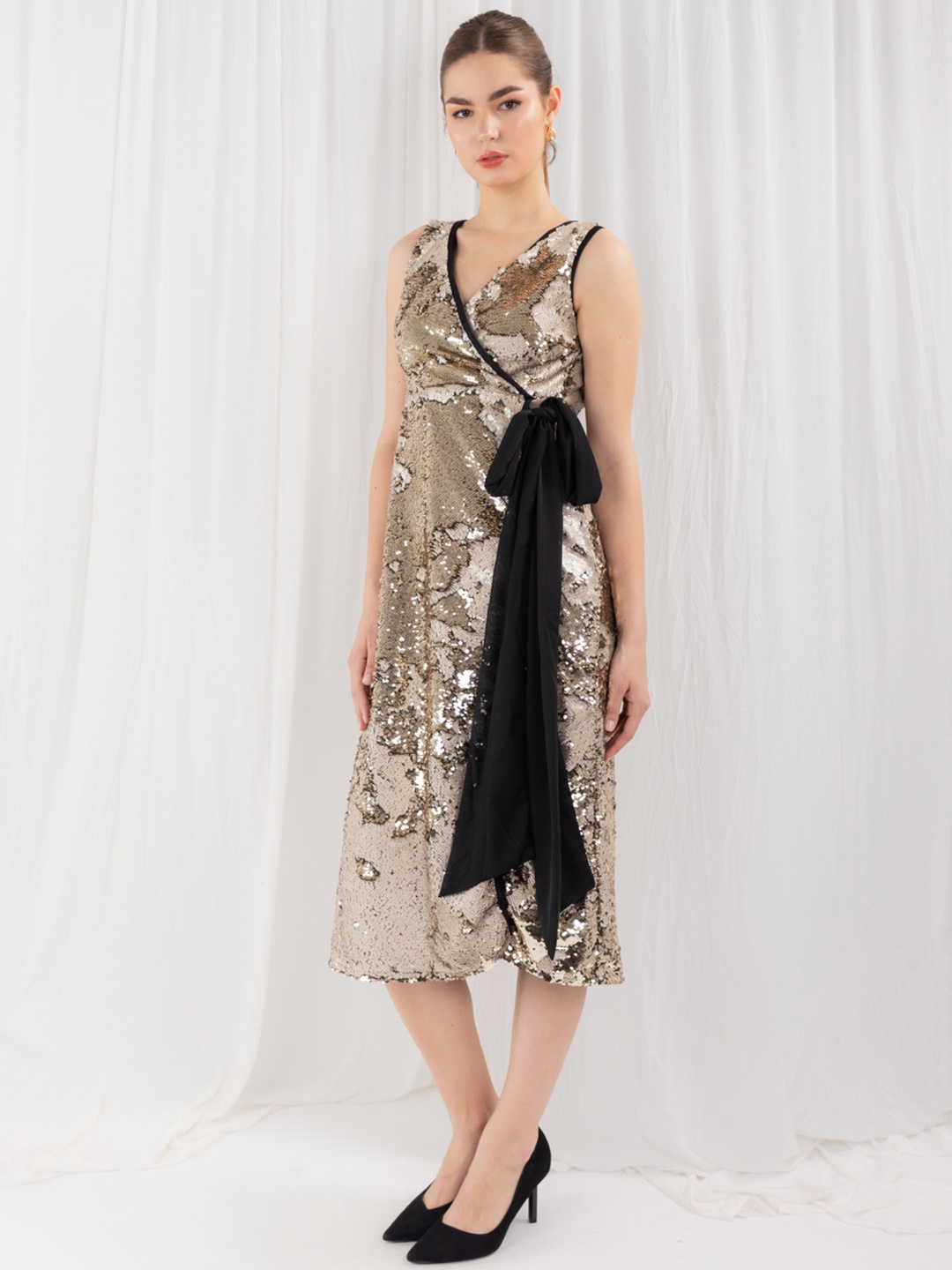 

Stylecast X Hersheinbox Mermaid Sequin Midi Sheath Dress, Gold