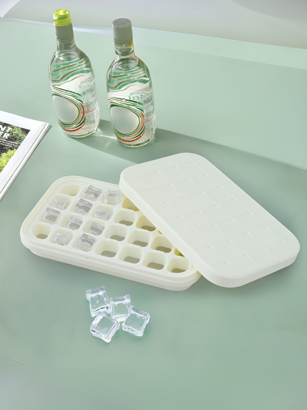 

UMAI White Rectangular Ice Mould With Storage Box