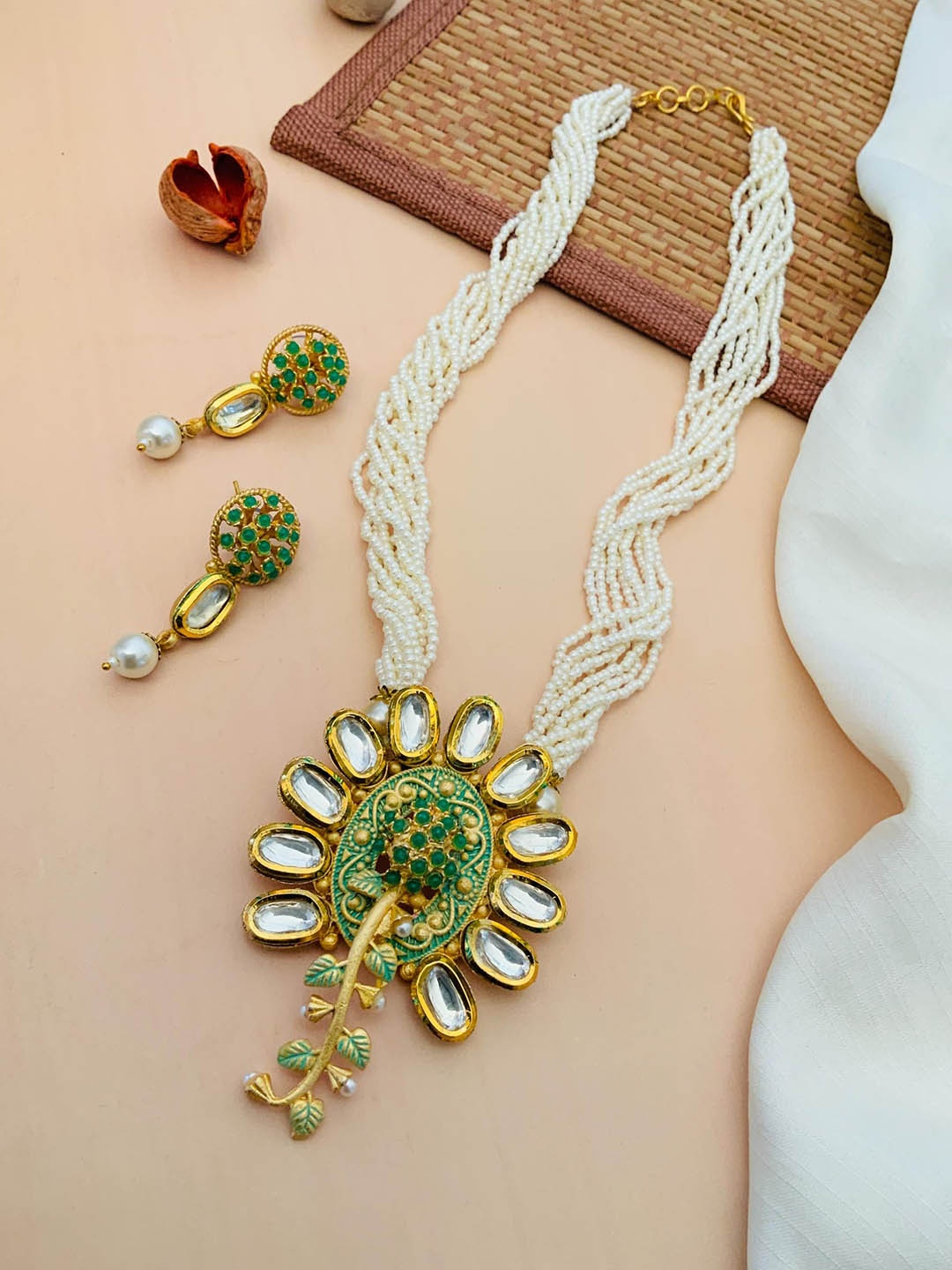 

ABDESIGNS Gold-Plated Kundan Studded Jewellery Set