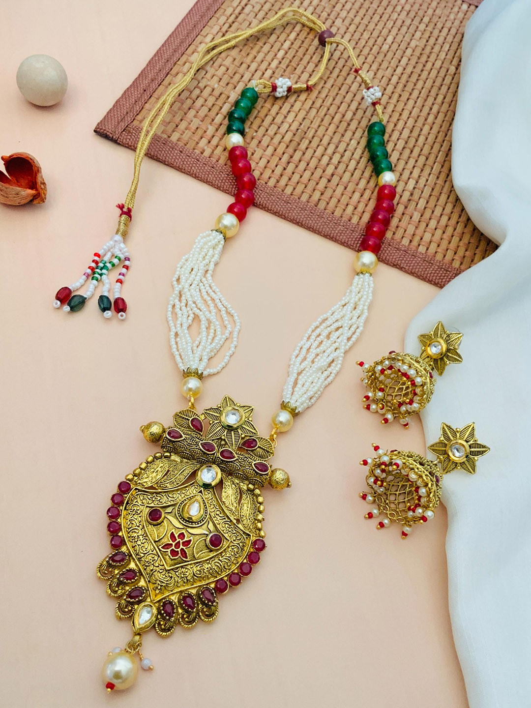 

ABDESIGNS Gold-Plated kundan Studded & Beaded Meenakari Jewellery Set