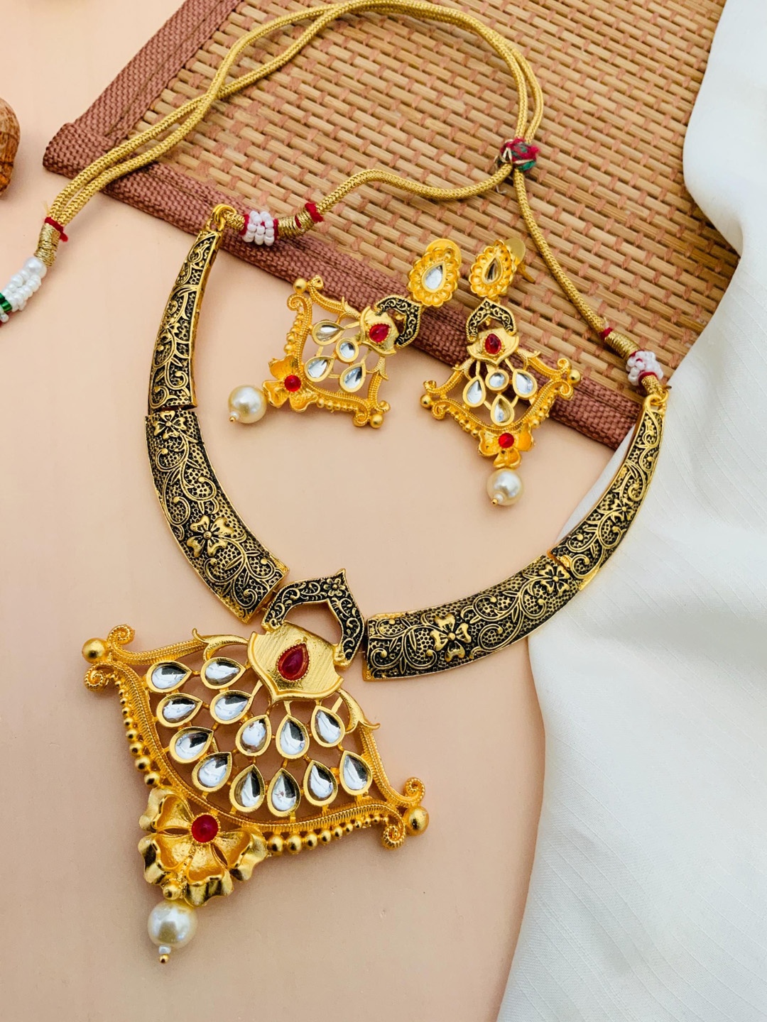 

ABDESIGNS Gold-Plated Kundan-Studded & Beaded Meenakari Jewellery Set