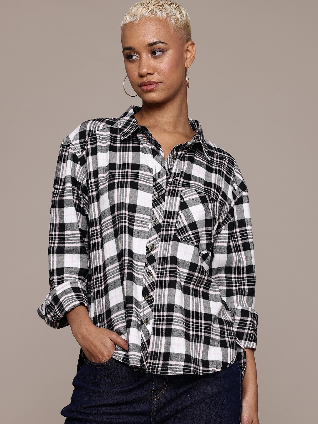 

Roadster Checked Casual Shirt, Black