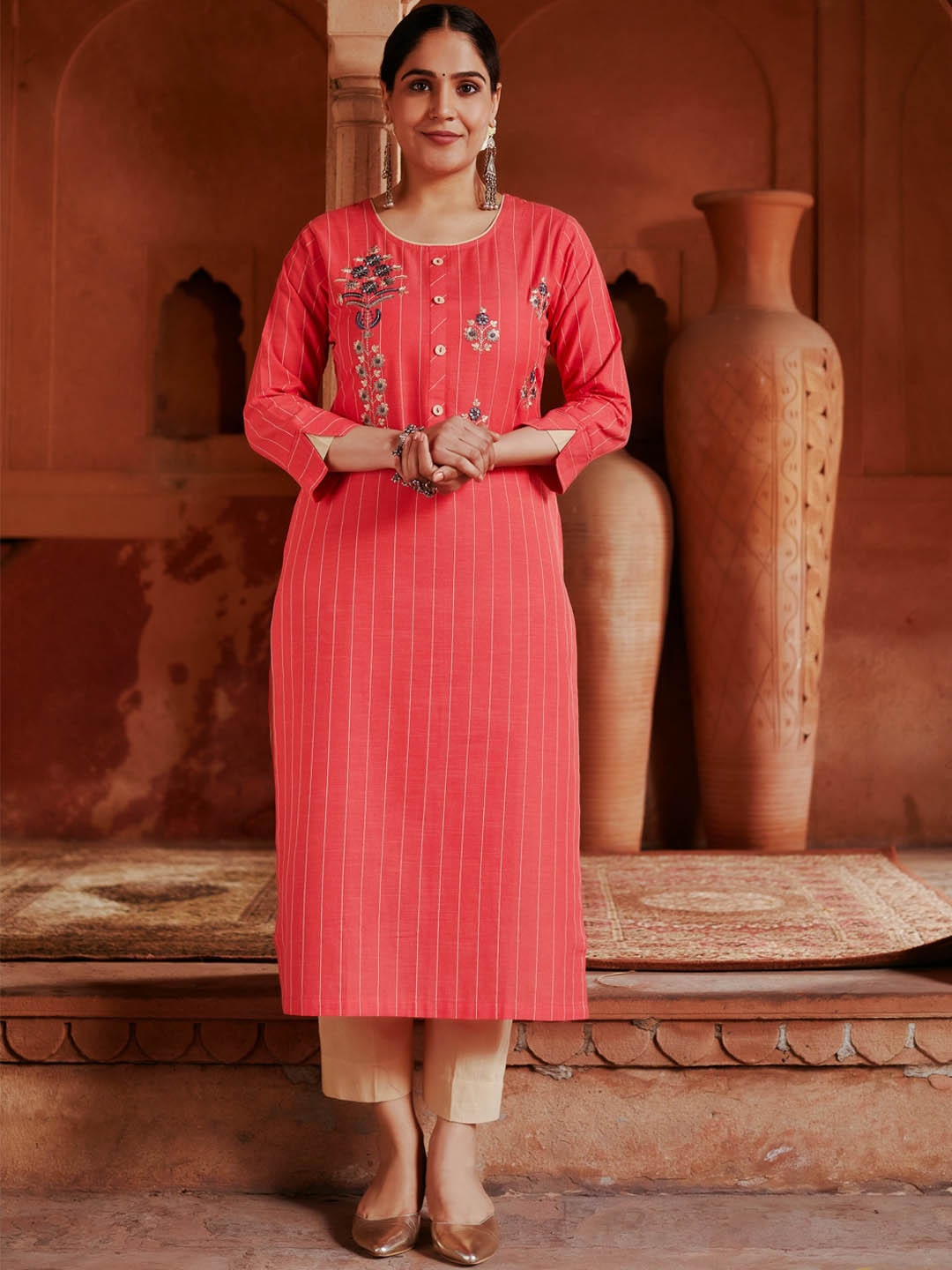 

WOMEN PLUS Women Ethnic Motifs Cold-Shoulder Sleeves Thread Work Kurta, Pink