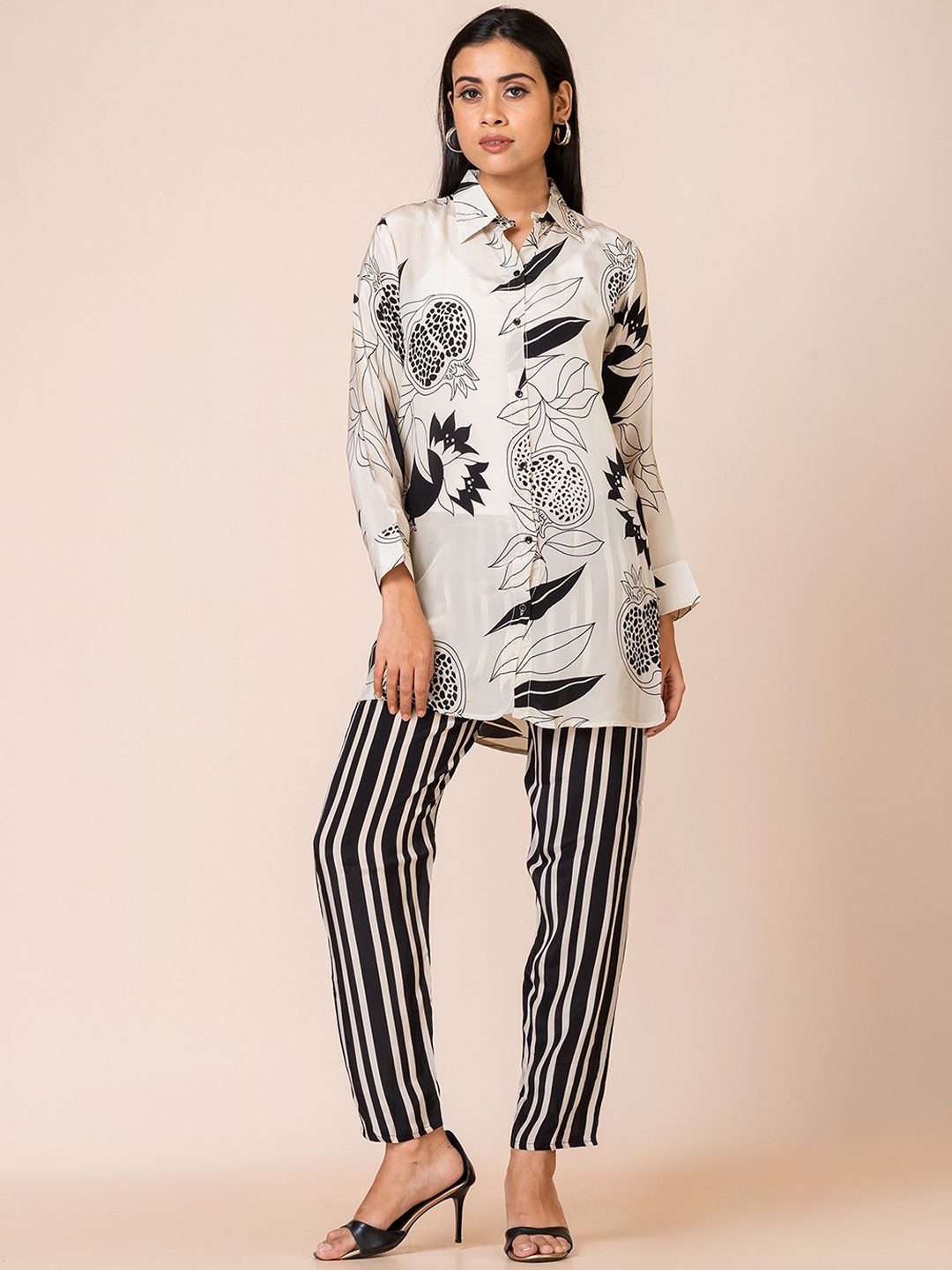 

SARSO Abstract Printed Spread Collar Cuffed Sleeves Shirt With Trousers, White