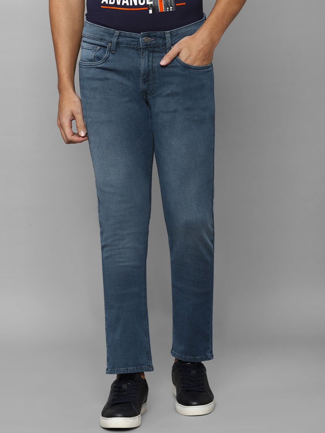 

Louis Philippe Jeans Men Clean Look Light Fade Slim Fit Non Stretchable Jeans, Blue